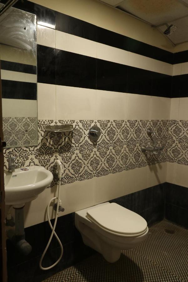 فندق ثينيفي  E S Residency المظهر الخارجي الصورة