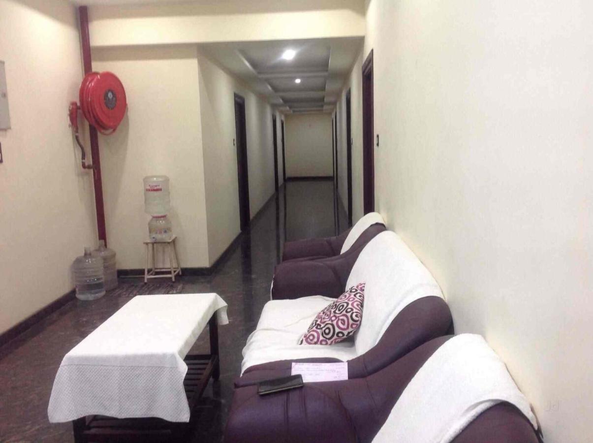 فندق ثينيفي  E S Residency المظهر الخارجي الصورة