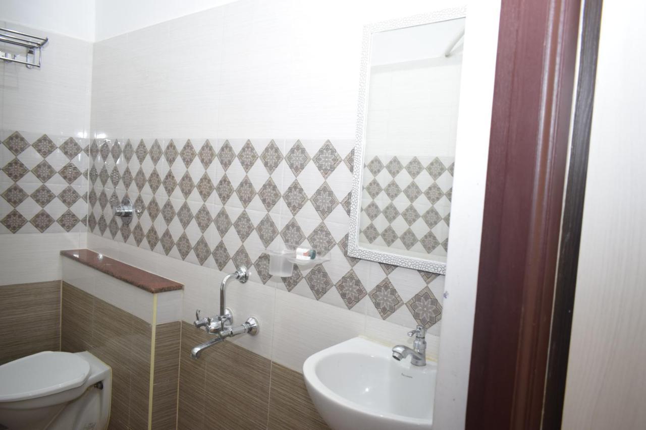 فندق ثينيفي  E S Residency المظهر الخارجي الصورة
