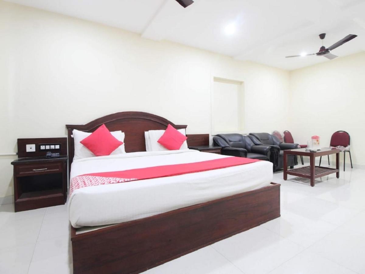 فندق ثينيفي  E S Residency المظهر الخارجي الصورة